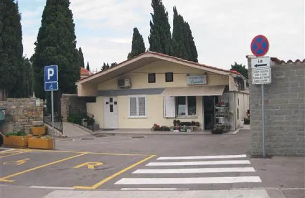 Cvetličarna pri pokopališču v Piranu bo ostala
