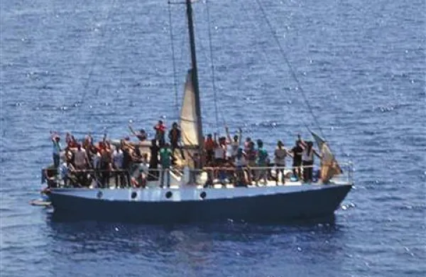 Migranti, namenjeni v Italijo,  naj bi bili  več dni brez hrane in pijače