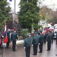 Vsi veterani, ki so bili aktivni v vojni za Slovenijo, tudi prestopniki iz JLA, bodo ostali izvzeti iz zniževanja pokojnin, je po srečanju s predstavniki Zveze policijskih veteranskih društev Sever zatrdil minister za delo Andrej Vizjak
