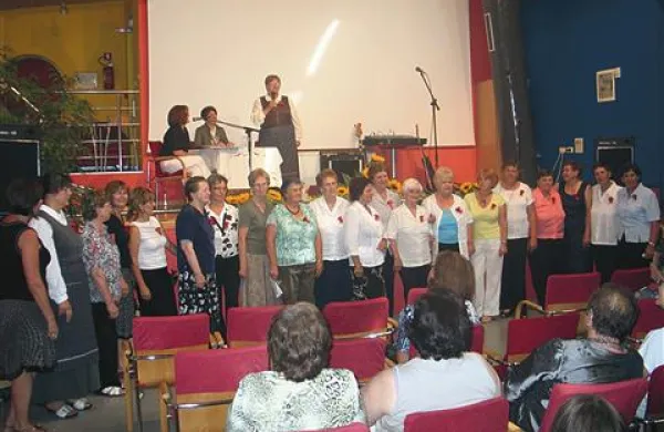 Na predstavitvi nove kulinarične knjige Slavice Smrdel so bile članice društva podeželskih žena iz Ilirske Bistrice deležne aplavza, saj so za knjigo zbrale več kot sto tradicionalnih receptov   