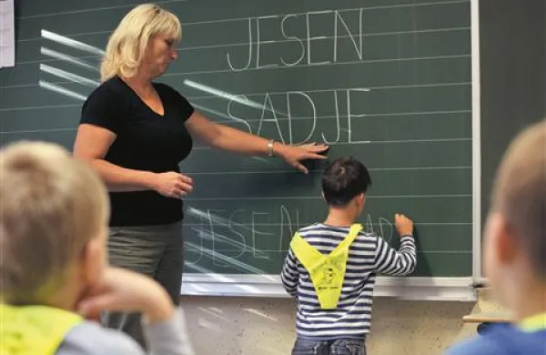 Trenutno stojijo vse vloge za zaposlitve učiteljev, saj ravnatelji še ne vedo, kako bo 3. septembra, ko se začne novo šolsko leto