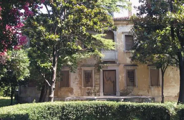 Koprski podjetnik Dimitrij Vivoda je v palači Panatoiopolo želel urediti družinski hotel z butičnim resortom za dobro počutje, a vse kaže, da bodo načrti splavali po vodi