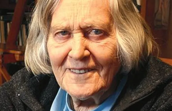 Margherita Hack, vrhunska fizičarka, doma v Rojanu v Trstu: “Če ta bozon res pojasnjuje, zakaj ima snov maso, ga ne bi imenovala božji delec, imenovala bi ga Bog.” (za Repubblica.it)