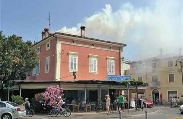  Precejšnjemu dimu navkljub ni na Trgu Republike nič zagorelo