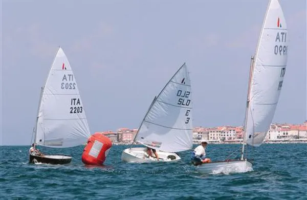 Boj Petra Podunavca (v sredini) z italijanskimi konkurenti