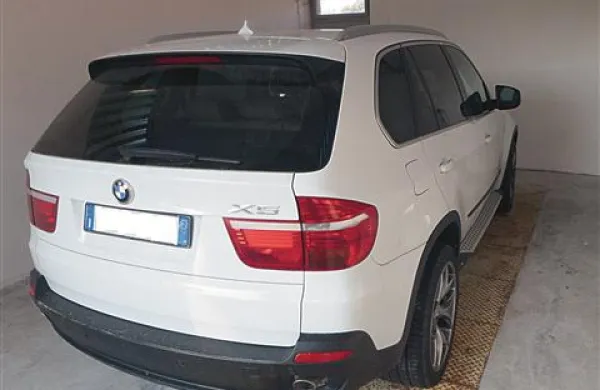 Romuni so se z ukradenim BMW odpravili domov
