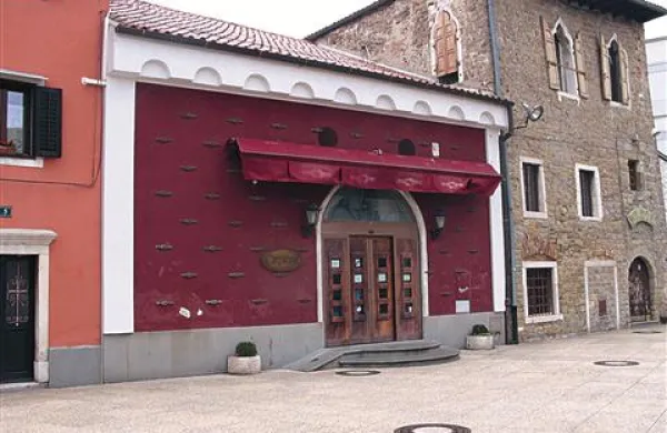 Nekdanji Carpaccio pub v Kopru