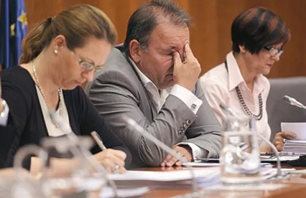 Odbor državnega zbora za finance in monetarno politiko je danes vendarle končal drugo obravnavo predloga zakona o državnem poroštvu za Teš 6.