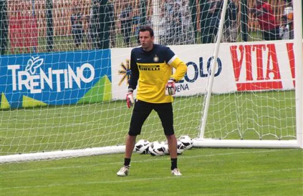 Samir Handanović na treningu v Interjevi majici