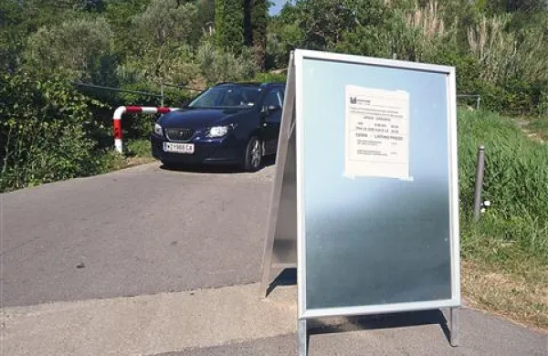 Najprej pa obvestilo o plačljivem parkirišču