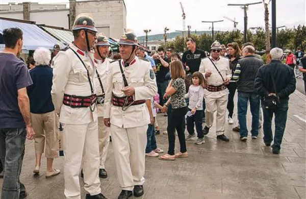 Stare uniforme so  dekanski gasilci pokazali  že pred časom v Kopru, ko so se tam predstavile krajevne skupnosti 