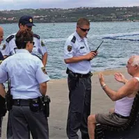 Mo&scaron;ki je zapeljal v morje