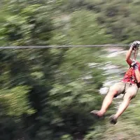 Vsi, ki so se po jeklenici spustili nad reko, bi šli najraje takoj še enkrat