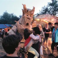 Nenapovedano je na festival prišel tudi Ent, hodeče drevo 