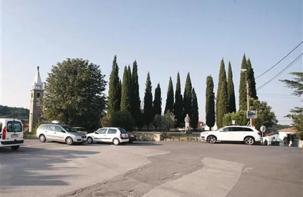 Avtomobilska pločevina v obnovljenem središču Šmarij ne bo imela prostora