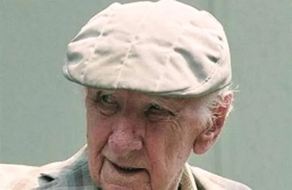 Najbolj iskanega nacističnega zločinca na svetu, Madžara Laszla Csataryja, ki je obtožen sokrivde za smrt 15.700 judov med drugo svetovno vojno, so našli v Budimpešti