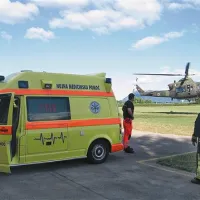 Hudo poškodovanega delavca iz Pivke so z vojaškim helikopterjem odpeljali na zdravljenje v ljubljanski klinični center