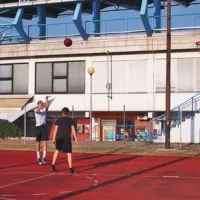 Košarkarski navdušenci pogrešajo polno delujoče žaromete