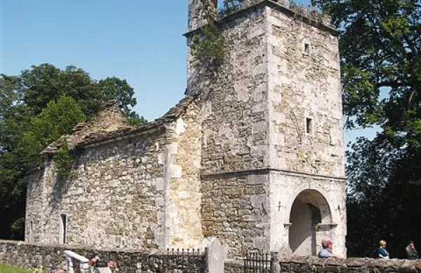 Cerkev sv. Tomaža je letos izgubila še del strehe