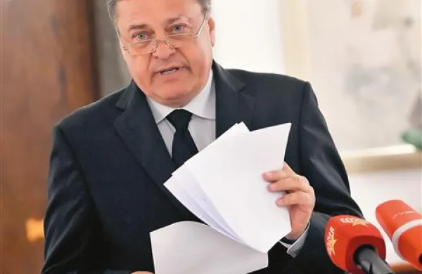 Jan&scaron;a: Vezava zaupnice na fiskalno pravilo  je možna
