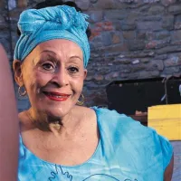 Omara Portuondo, 81-letna pevka in nekdanja plesalka, ki še vedno očara tako z glasom kakor s plesom 
