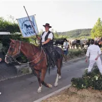 Tudi zdravstveno osebje je konjenike nestrpno pričakovalo ter kasneje tudi poizkusilo, kakšen občutek je sedeti na konjskem hrbtu 