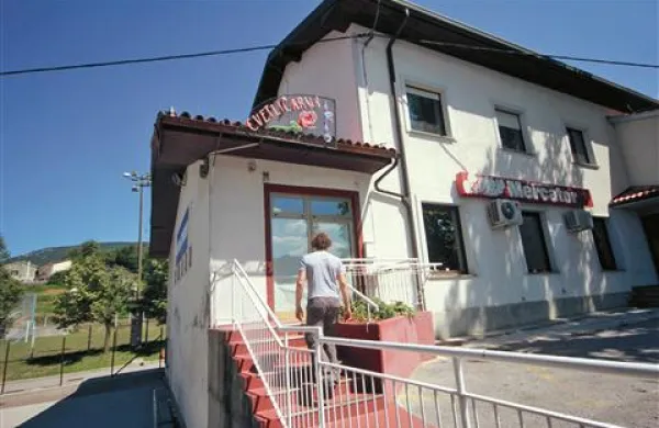 Delček doma krajanov v Šempasu bo spet last krajanov