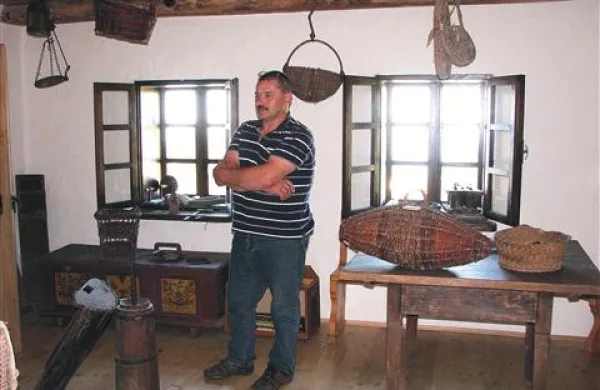 Hieronim Vidmar v izbi Šrgalove domačije 