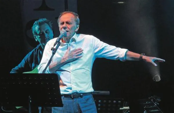 Vecchioni občinstvo ganil do solz
