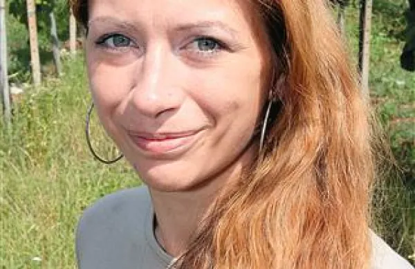 Katrin Štoka je letošnja edina kandidatka za kraljico terana. Z njo bo teran dobil močno povezavo s Krasom, ki daje po njenem mnenju pomembno identiteto tako ljudem, ki tu živijo, kot tudi vinu.