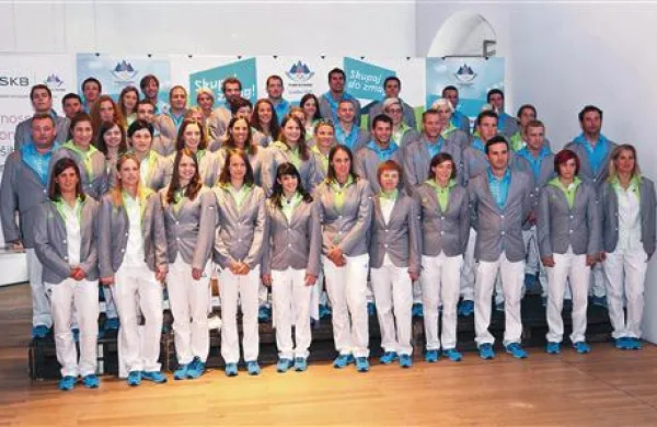 Slovenska olimpijska odprava (ne povsem popolna) na predstavitvi na ljubljanskem gradu