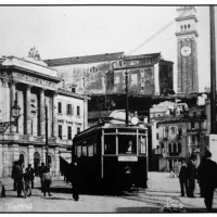 Tramvaj je s Tartinijevega trga v Piranu odpeljal vsake pol ure
