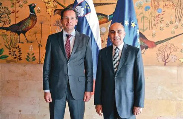 Minister Žiga Turk in novoizvoljen predsednik upravnega odbora univerze Emuni dr. Hassan Nadir Kheirallah