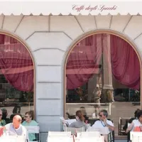 Elegantna kavarna Caffe degli Specchi na Velikem trgu 
