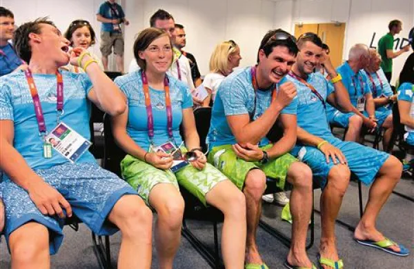    Luka Božič, Eva Terčelj, Peter Kauzer in Sašo Taljat so bili sinoči dobro razpoloženi