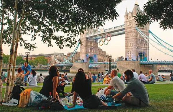 Londončani kljub bližajočim se OI ne spreminjajo vsakdanjega življenja