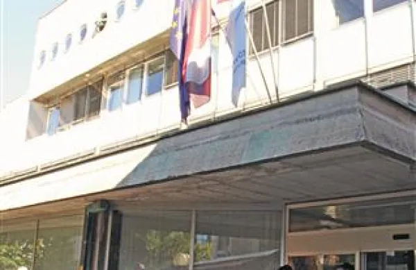 Durs bo danes vrnil preplačano dohodnino iz drugega svežnja informativnih izračunov za lani