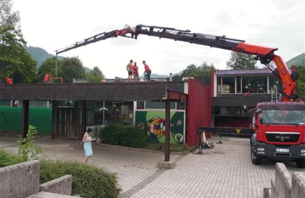 Šolski center bo dobil vsaj    izolirano streho, skozi stene in okna pa bo še nekaj časa pihalo 