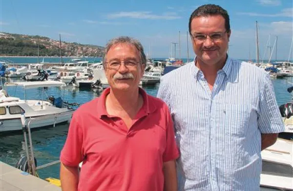 Predsednik KS Žusterna David Kavčič (desno) s predsednikom turističnega društva Bracom Guraljem