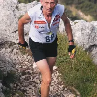 Marijan Jereb (Idrje)  je kljub letom hiter kot strela na krajših progah. Dva navpična kilometra pa sta ga kar zdelala, a je bil kljub temu v najstarejši kategoriji deseti.