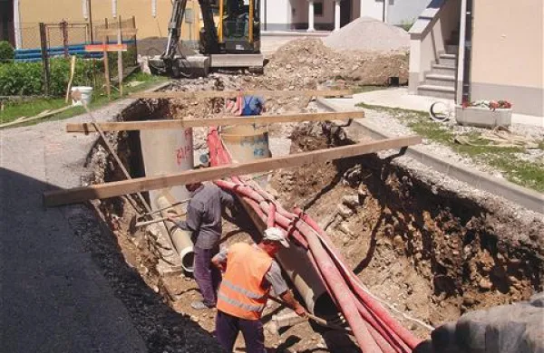 V Čezsoči so v dveh letih položili prek  osem kilometrov vodovodnega in kanalizacijskega omrežja 