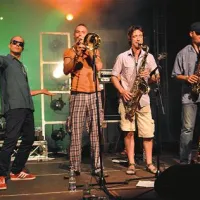  Za plesno rocksteady evforijo poskrbeli Tržačani The Autentics