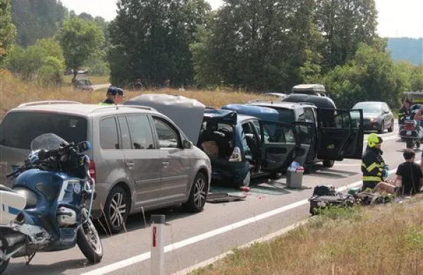 V verižnem naletu pet italijanskih avtomobilov