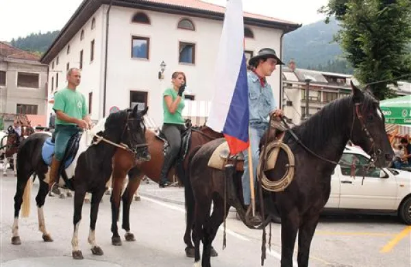 Konjeniki pred odhodom na svoje igre