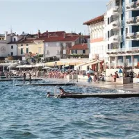 Plaža pri hotelu Piran