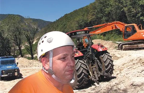 Darko Zonjič, poveljnik državne enote za varstvo pred neeksplodiranimi ubojnimi sredstvi,  je bil skupaj z ostalimi člani enote   presenečen nad nepopustljivostjo tokratne najdbe