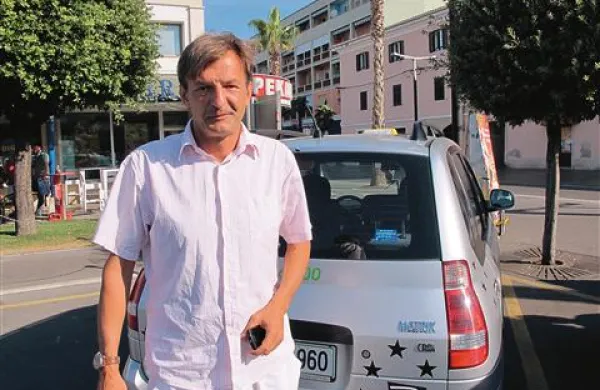 Marko Ferre je eden od štirih taksistov, ki na Koprskem izvajajo program After taxi