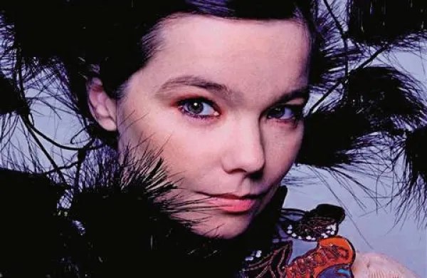 Islandska pevka Björk ter britanski prirodoslovec in avtor dokumentarcev o živalih David Attenborough bosta združila moči v dokumentarnem filmu o zgodovini glasbe