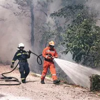 Požar na Sveti gori se &scaron;iri, na pomoč tudi italijanski helikopter in letalo