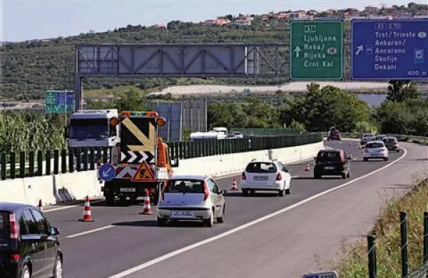 Promet na primorski avtocesti proti Ljubljani se je sprostil